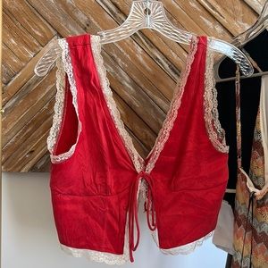 VRG GRL red lace tie top